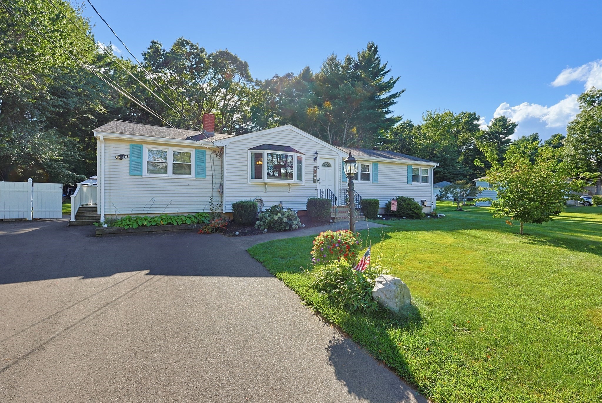 8 Pontiac Rd Property Photo 1