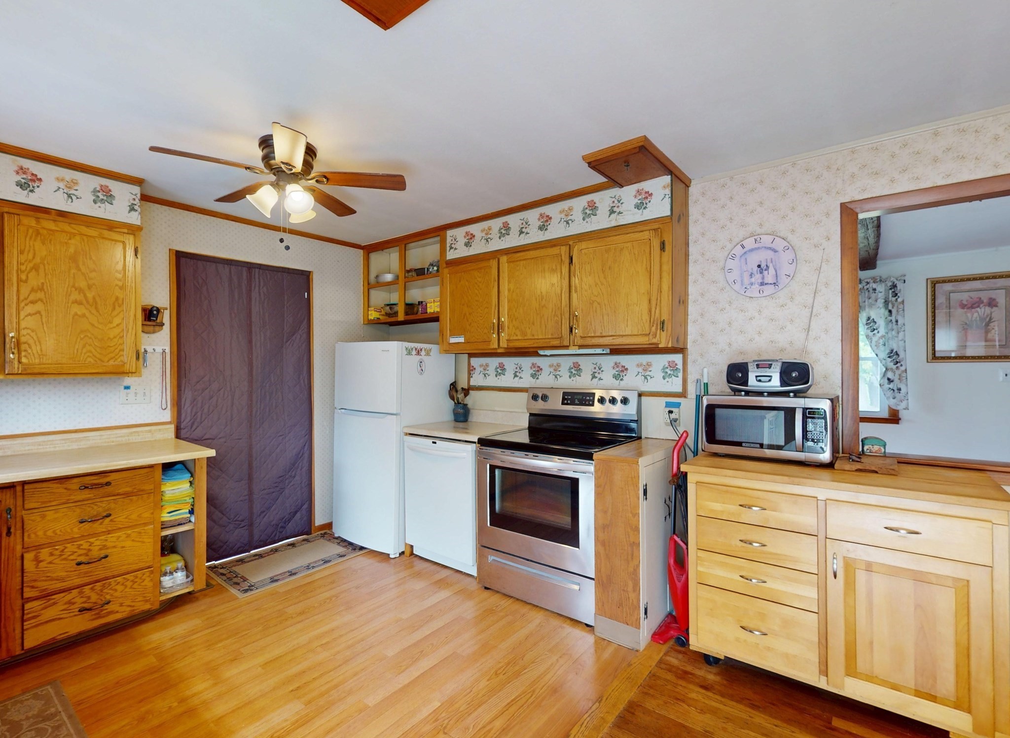 81 Vernon St Property Photo 9