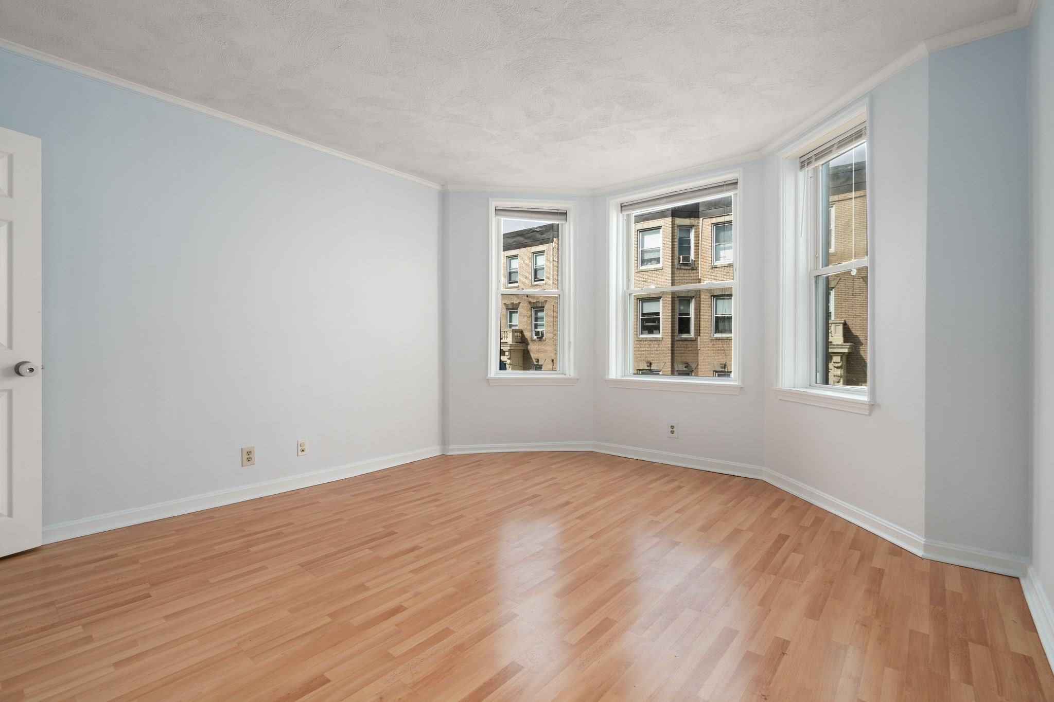 84 Gordon St # 301 Property Photo 2