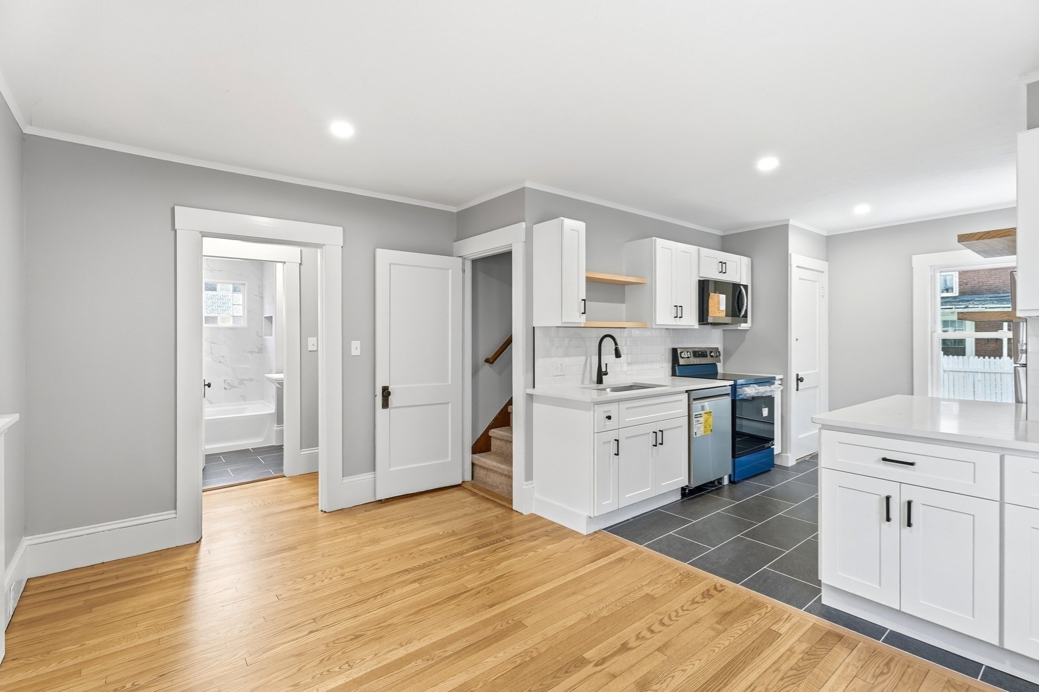 9 Washington Street Property Photo 5