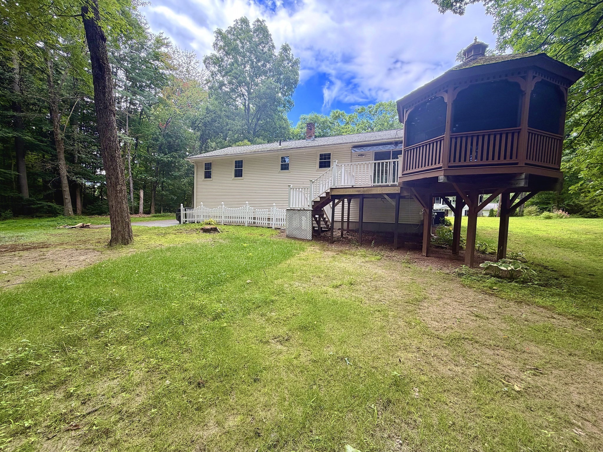 908 Burts Pit Rd Property Photo 6