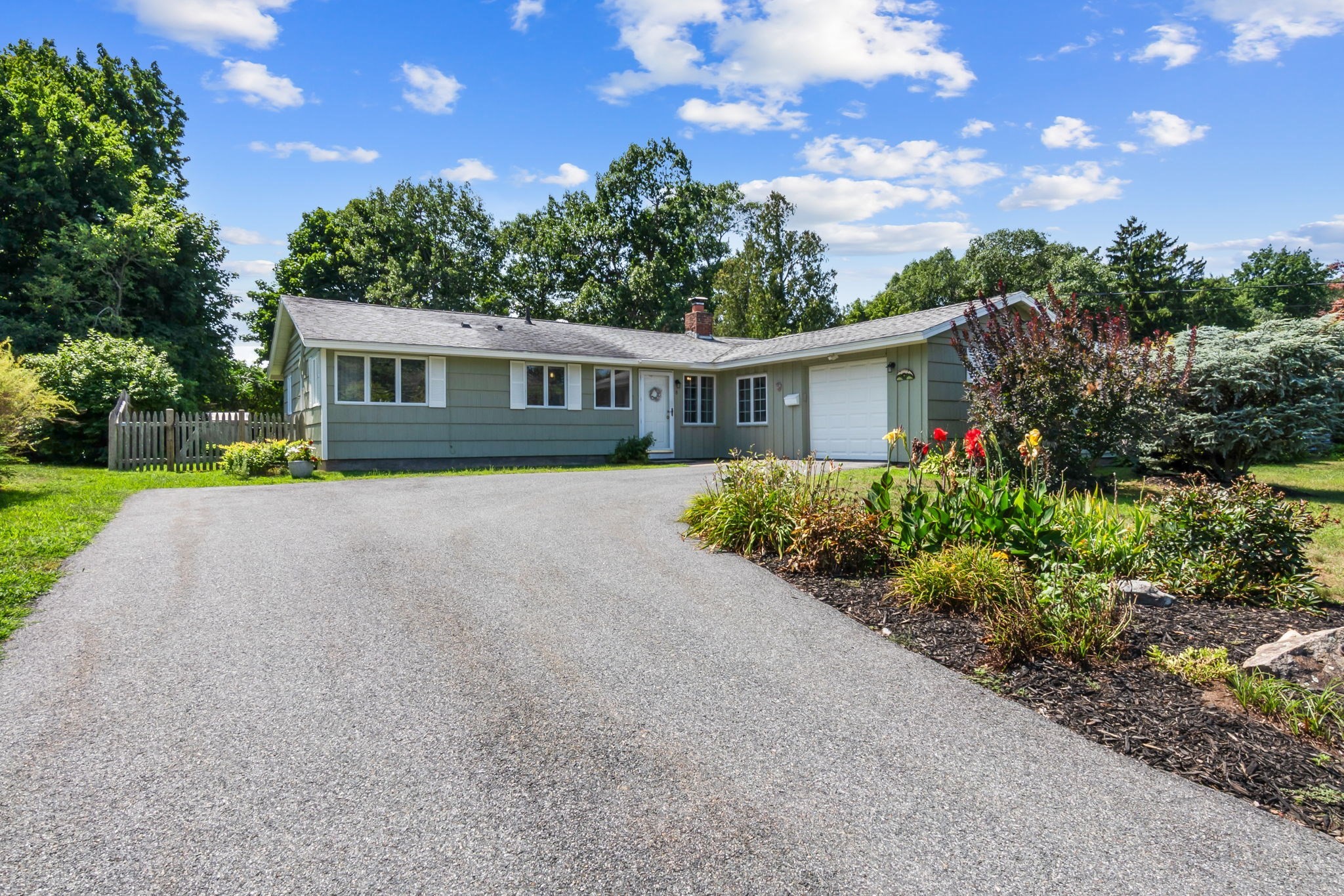 8 Colgate Rd Property Photo 1