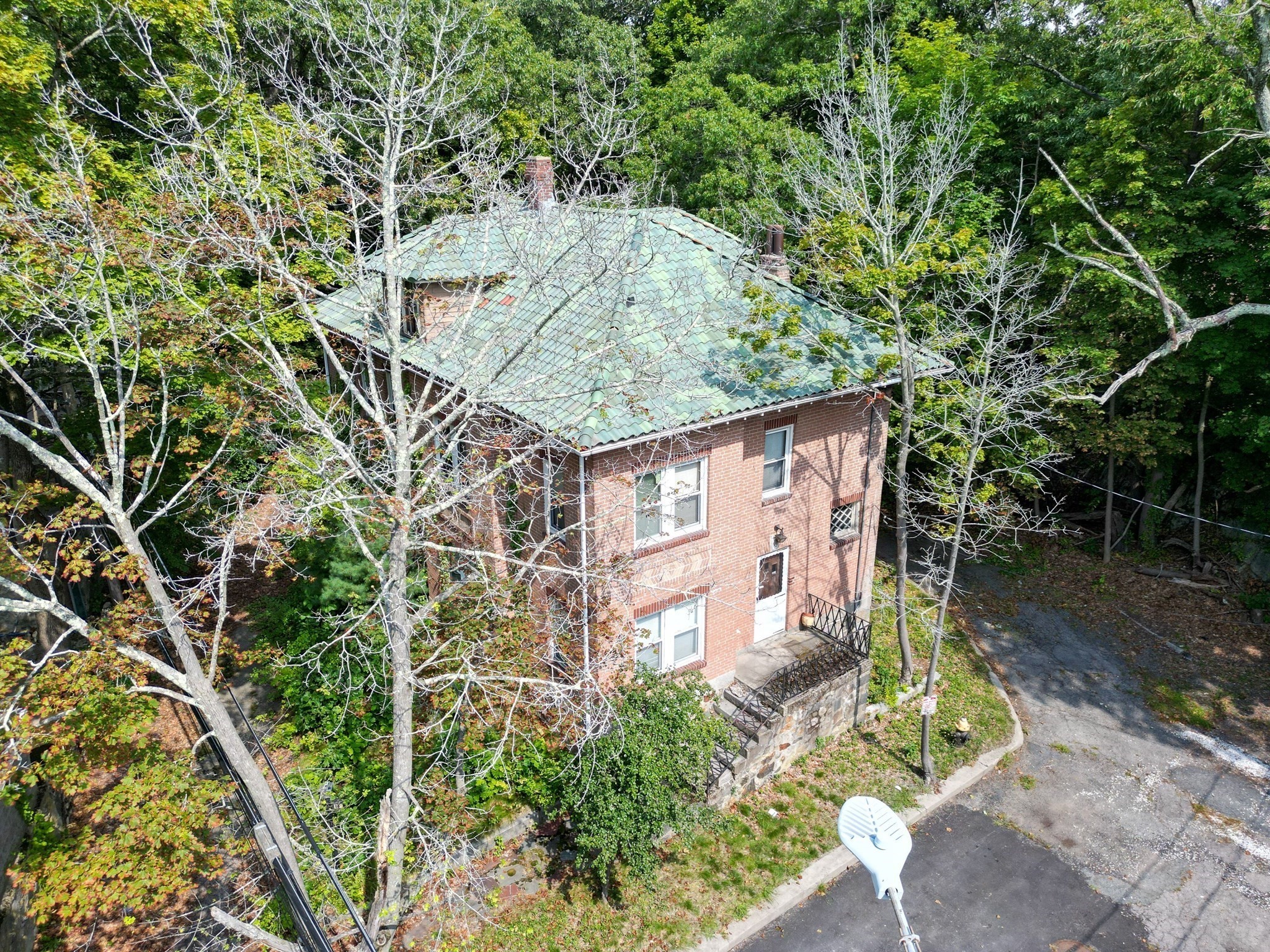 179 Hebron St Property Photo 2