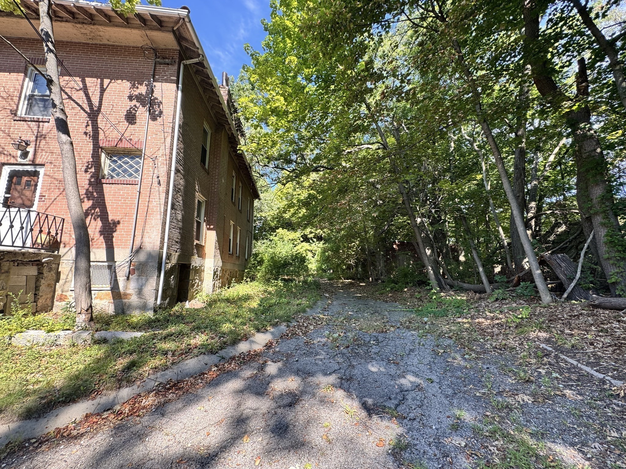 179 Hebron St Property Photo 7