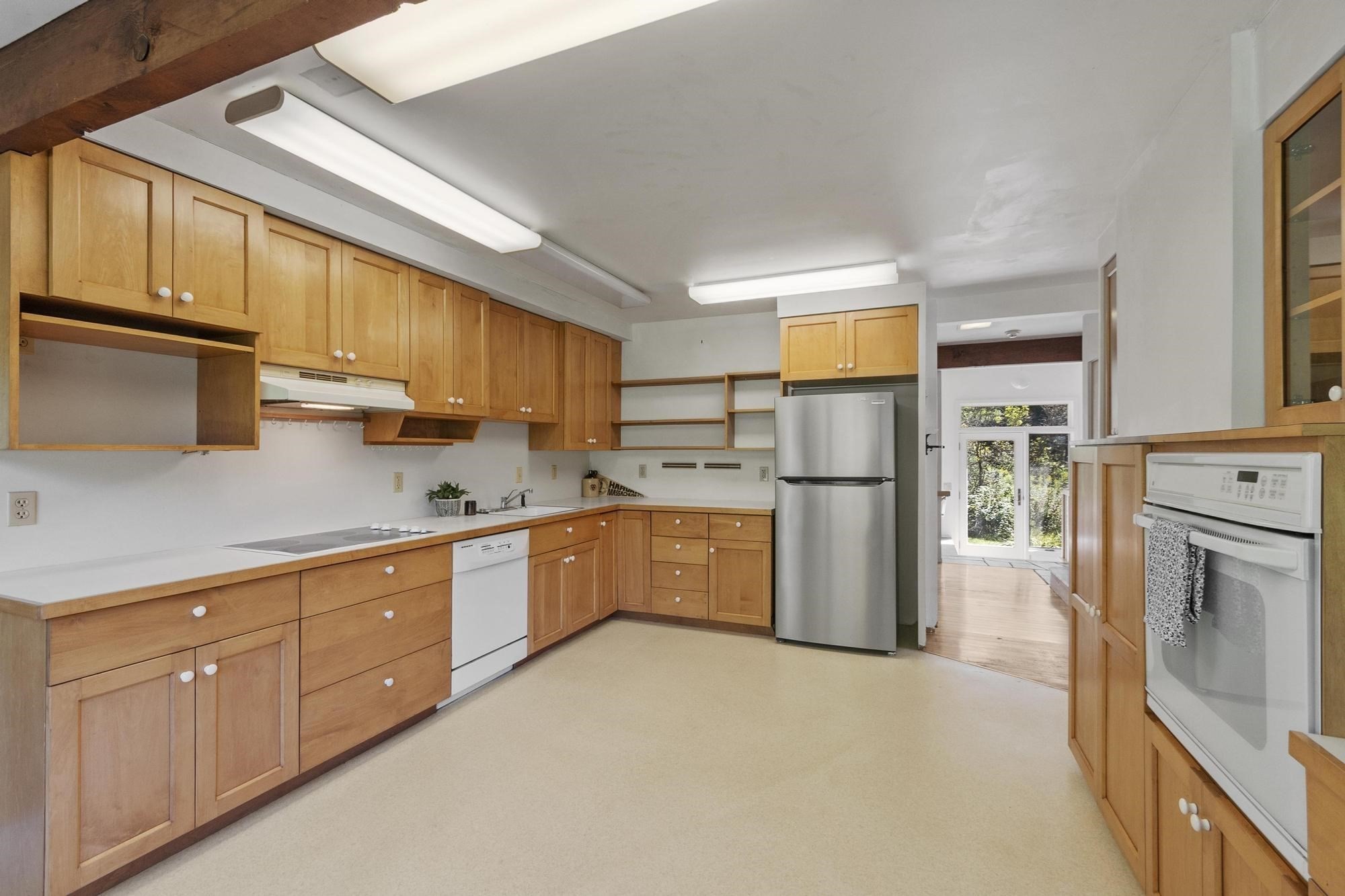 66 Whitney Road Property Photo 9