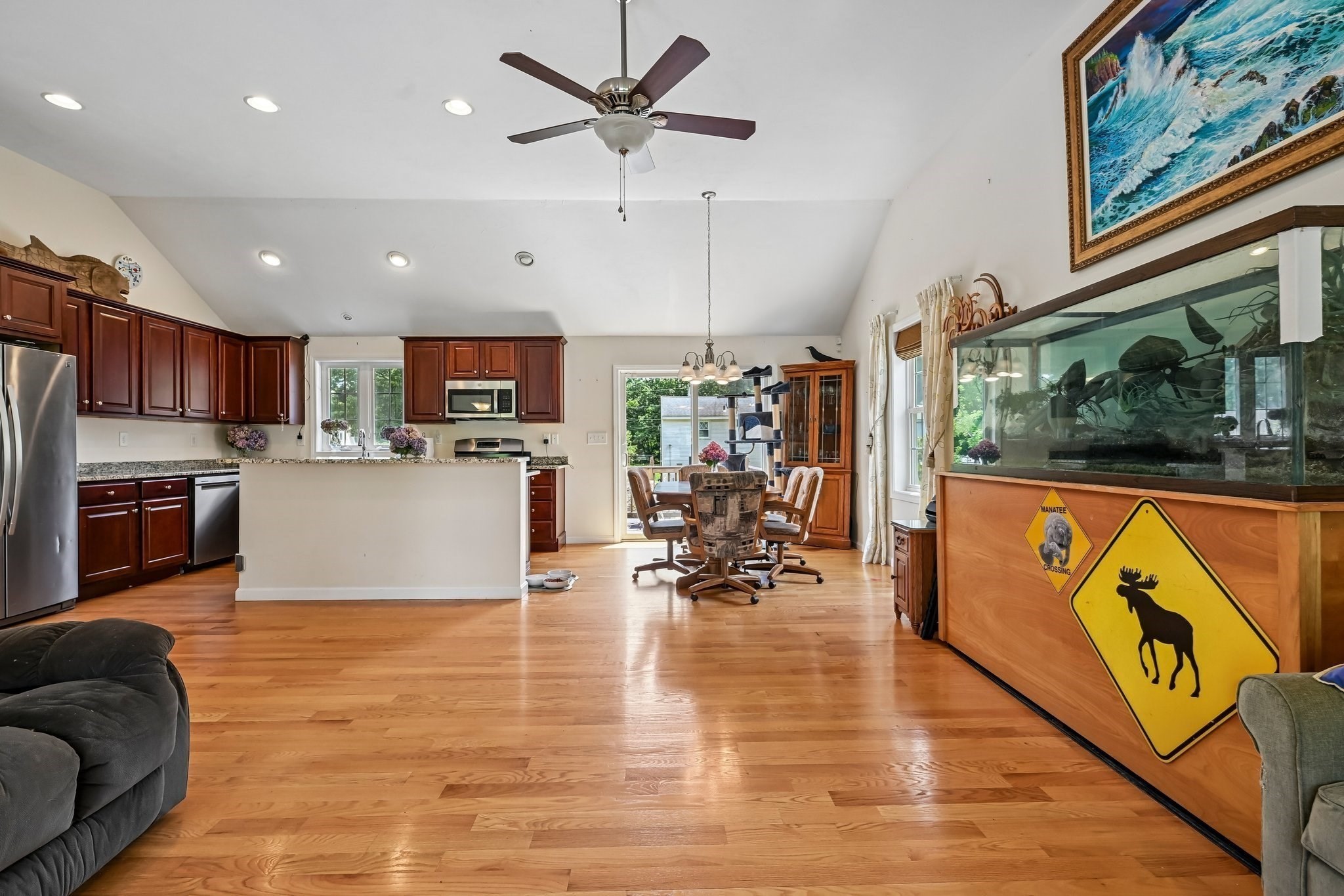 12 Autumn St Property Photo 6
