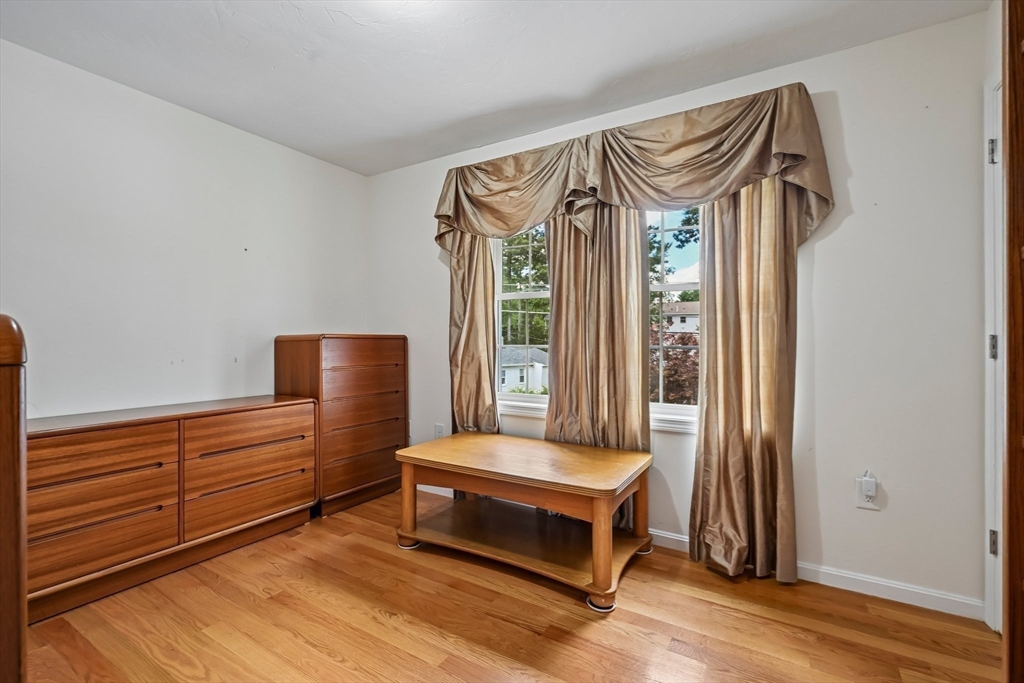 12 Autumn St Property Photo 11