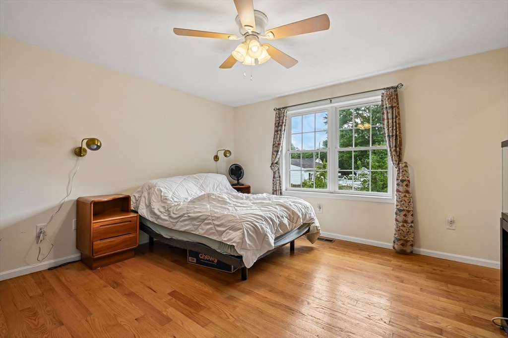 12 Autumn St Property Photo 13