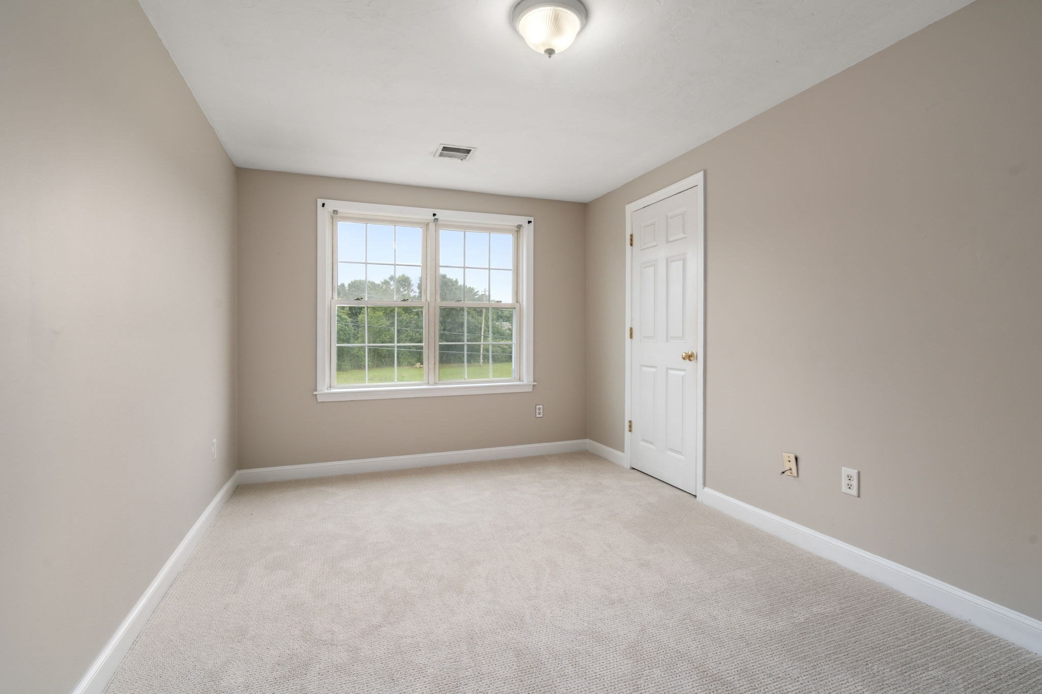 28 Harriet Thayer Dr # 28 Property Photo 14