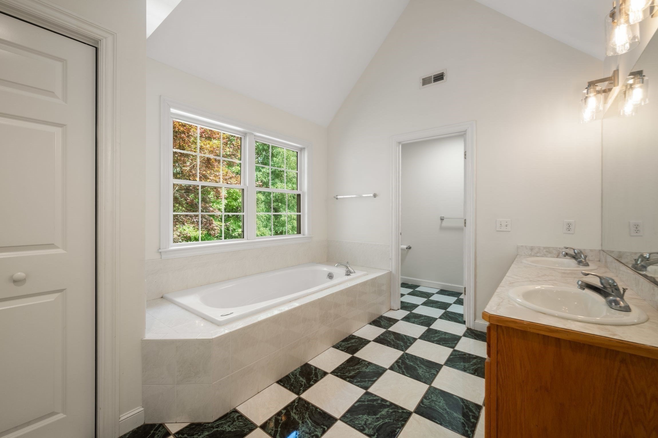 12 Rocky Woods Rd Property Photo 24