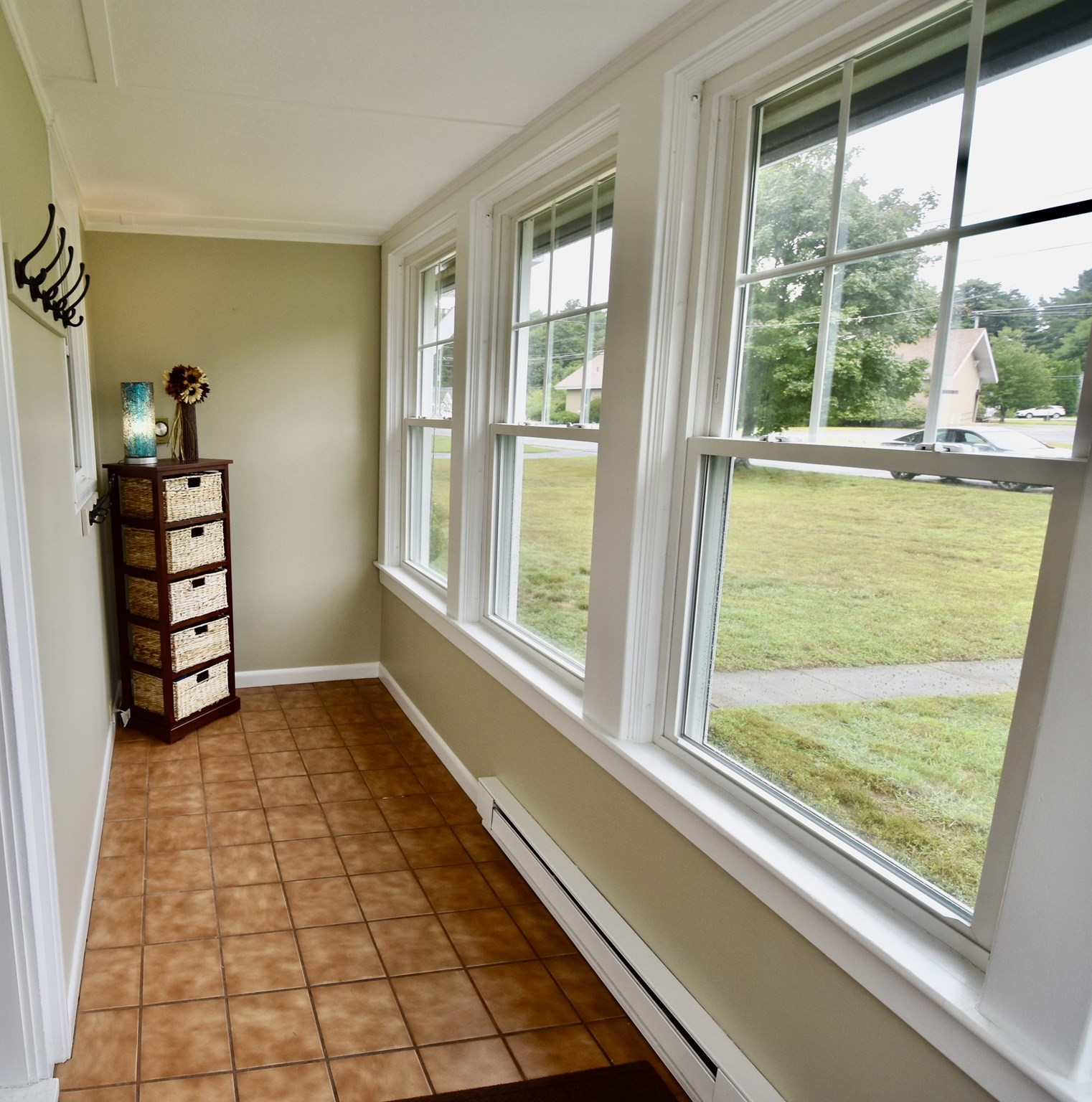 120 Blaine Ave Property Photo 2