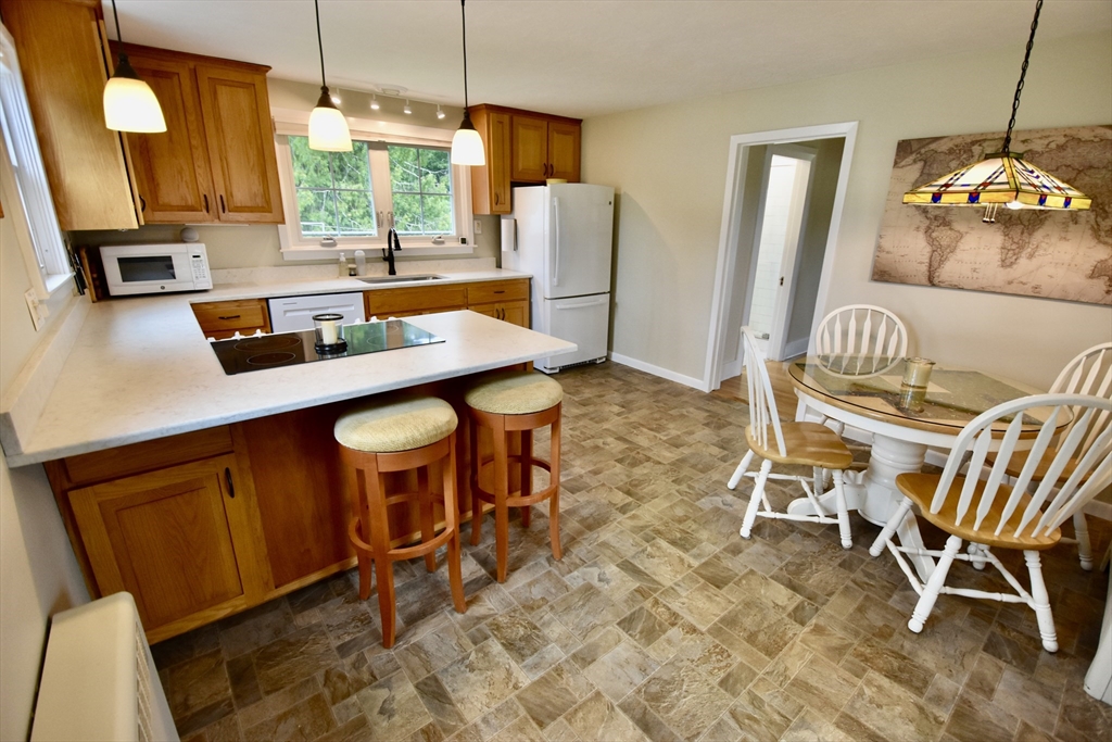 120 Blaine Ave Property Photo 3