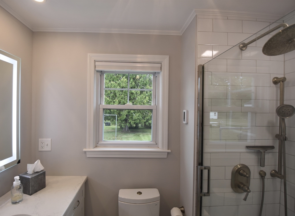 120 Blaine Ave Property Photo 10