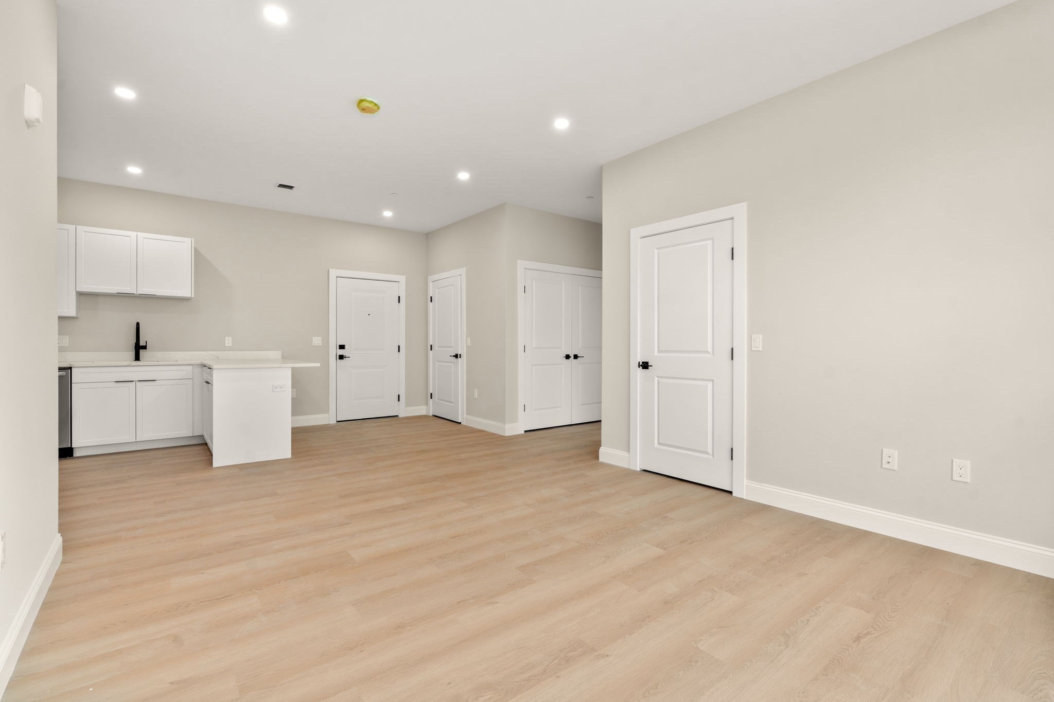 7 Cross St # 202 Property Photo 10