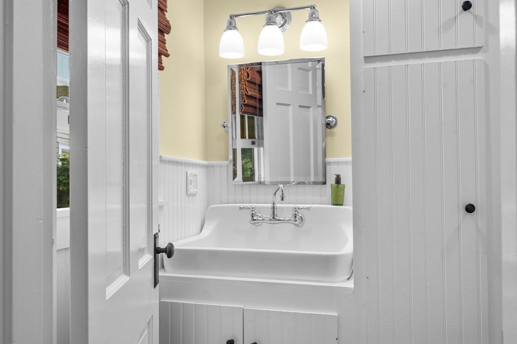 505 Main St. Property Photo 9