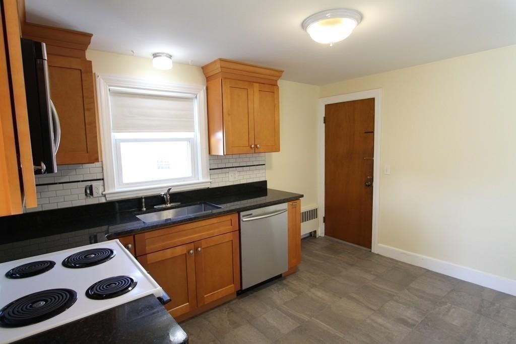 6 Bates Rd E Property Photo 3
