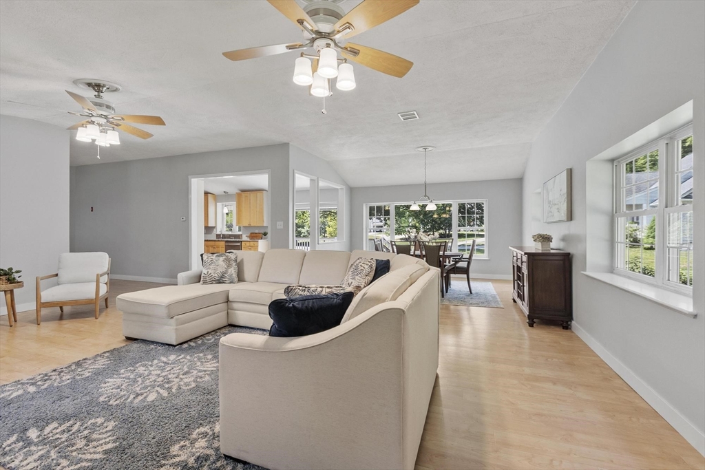 2 Reed Lane Property Photo 7