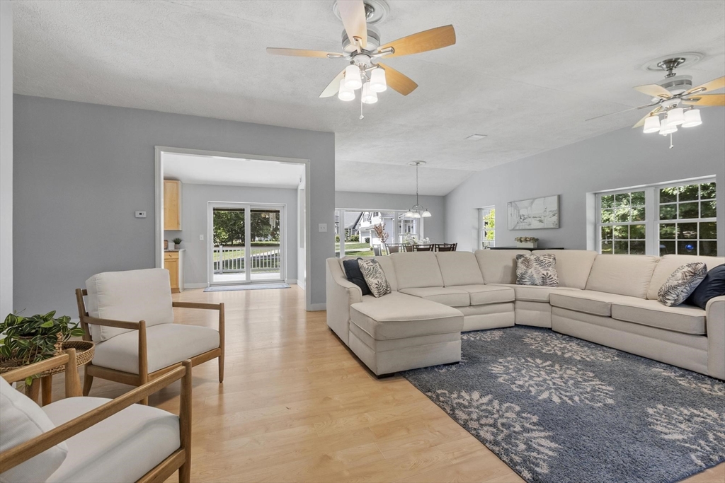2 Reed Lane Property Photo 8