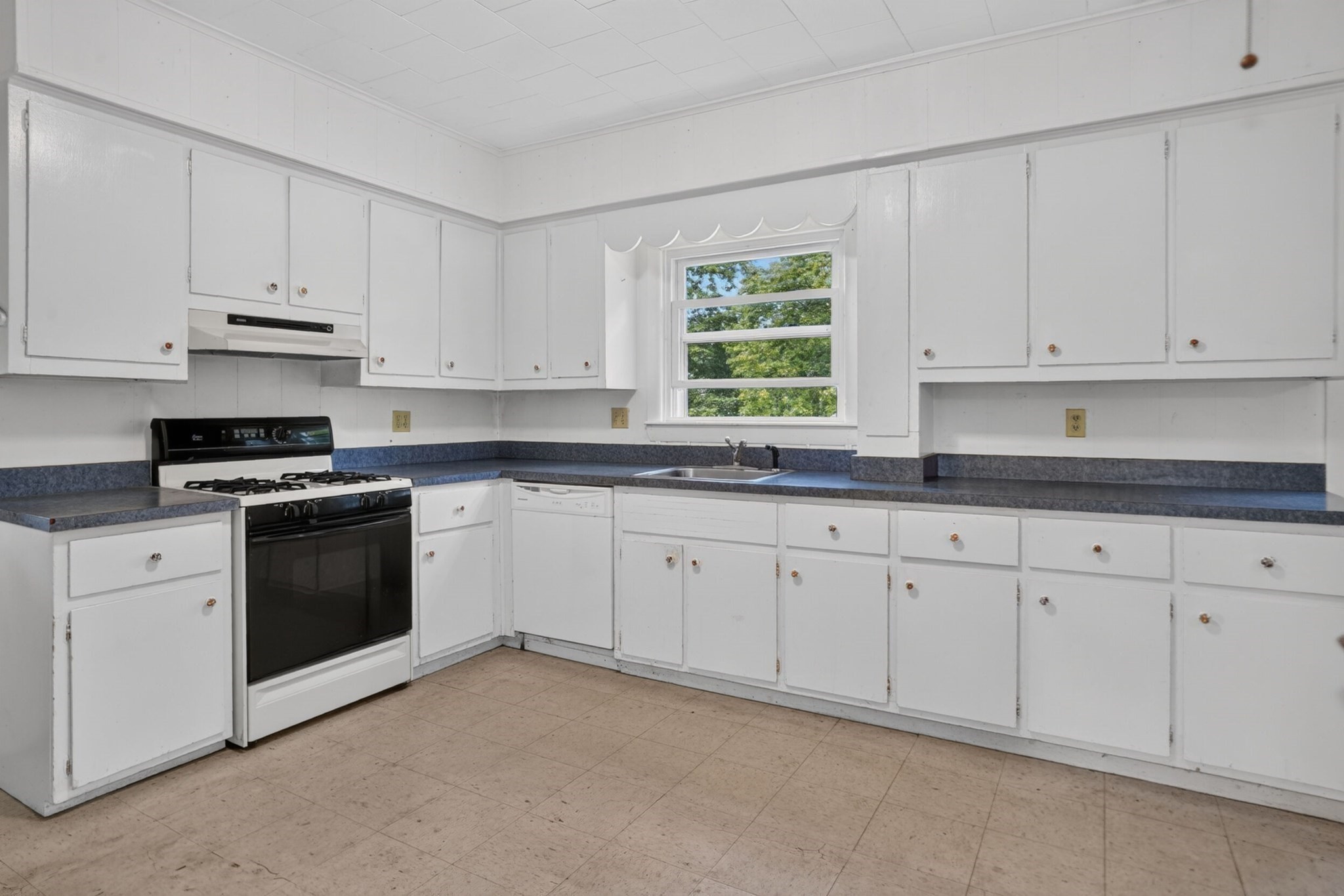 120 Edinboro Street Property Photo 3