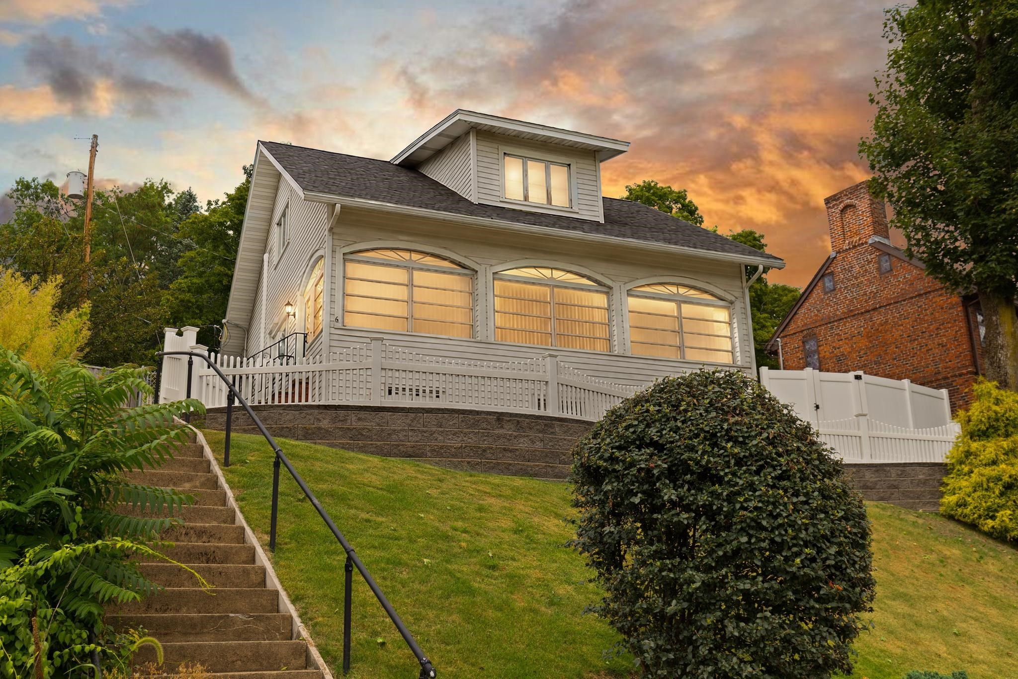 6 Groveland St Property Photo 1