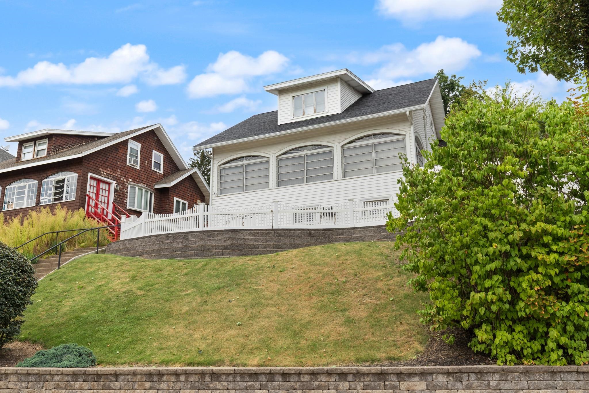 6 Groveland St Property Photo 6