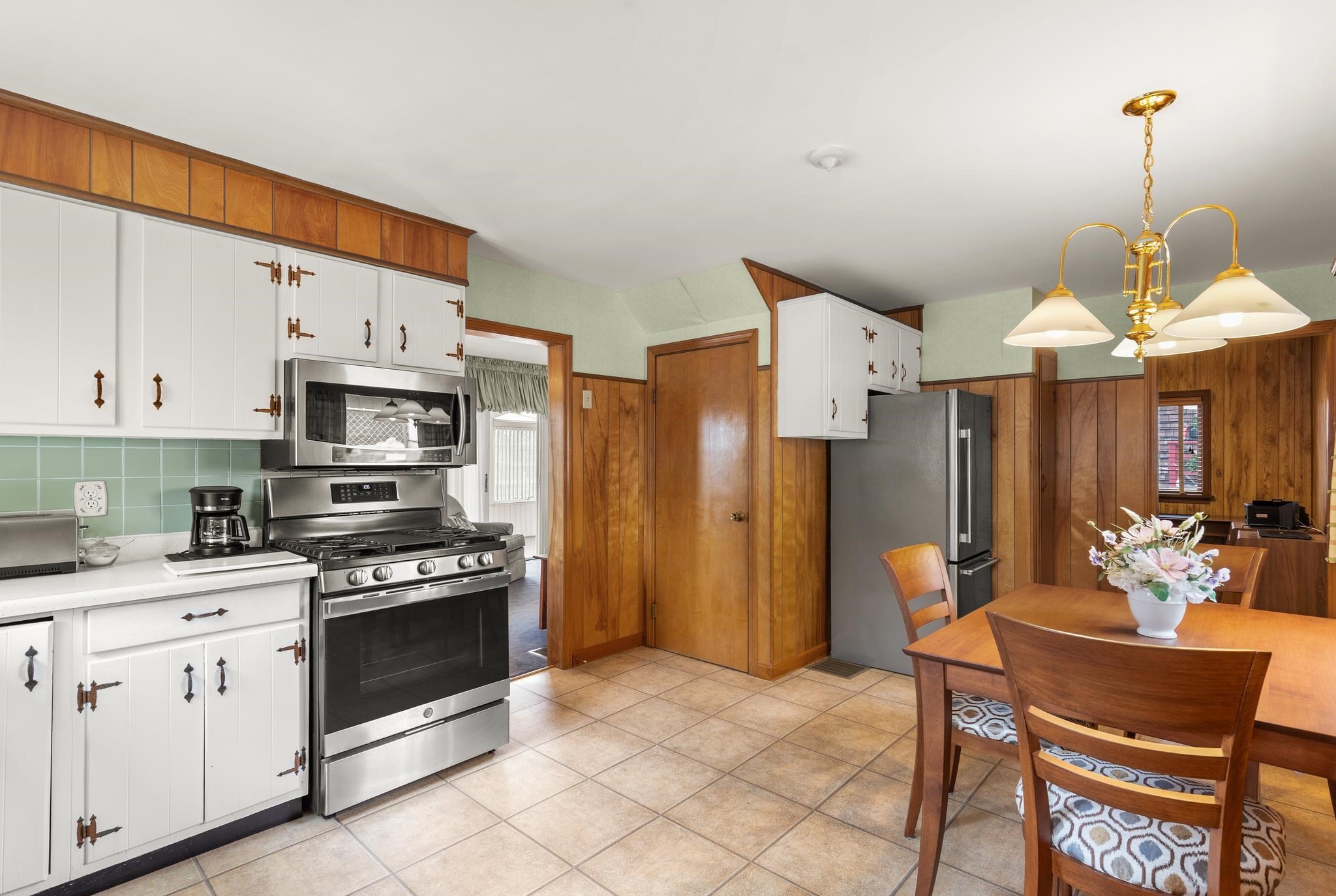 6 Groveland St Property Photo 19