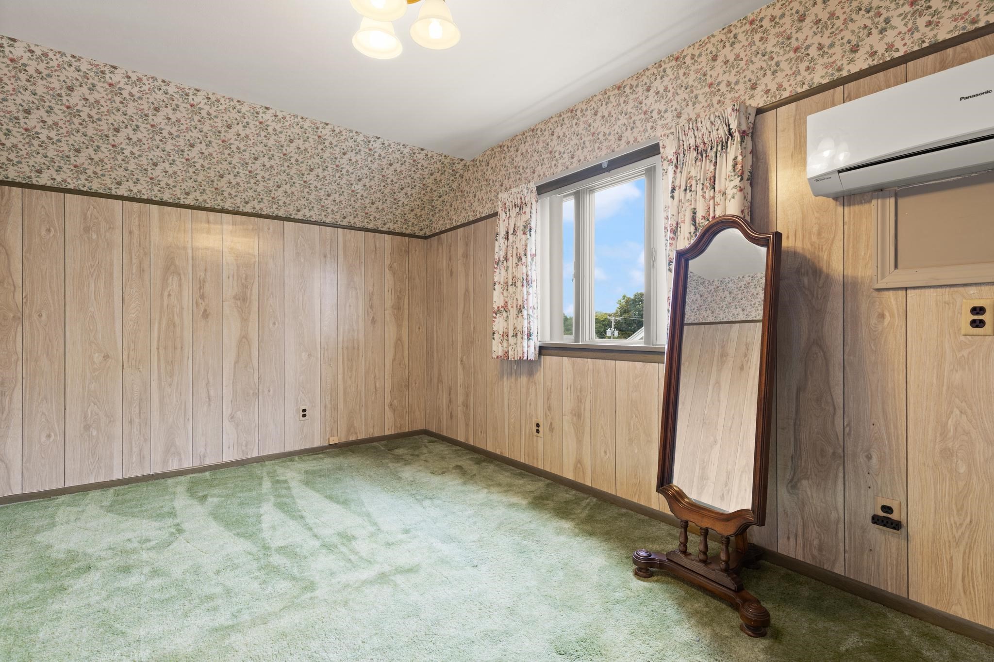 6 Groveland St Property Photo 28