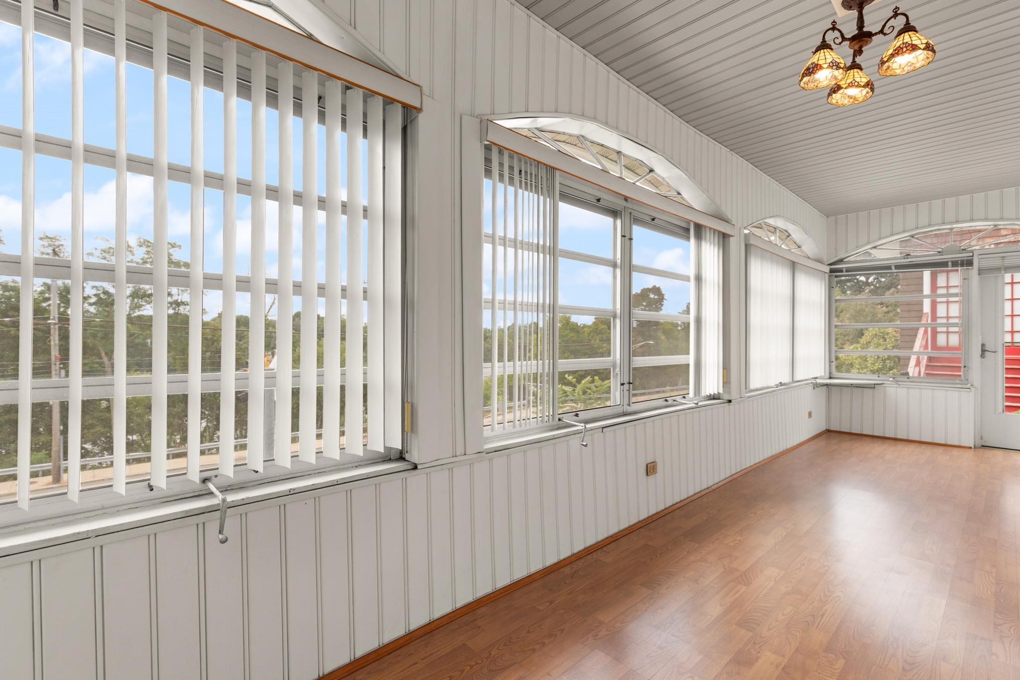 6 Groveland St Property Photo 31