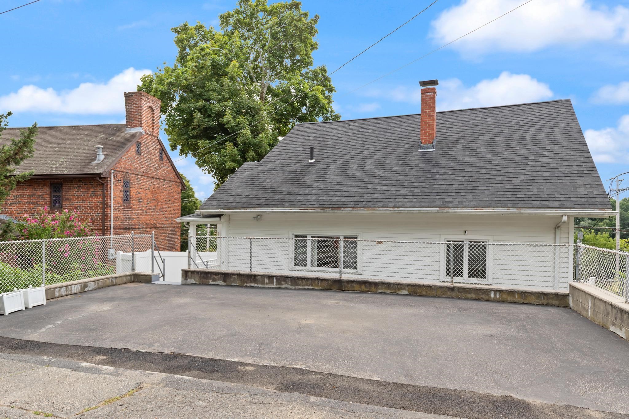 6 Groveland St Property Photo 41