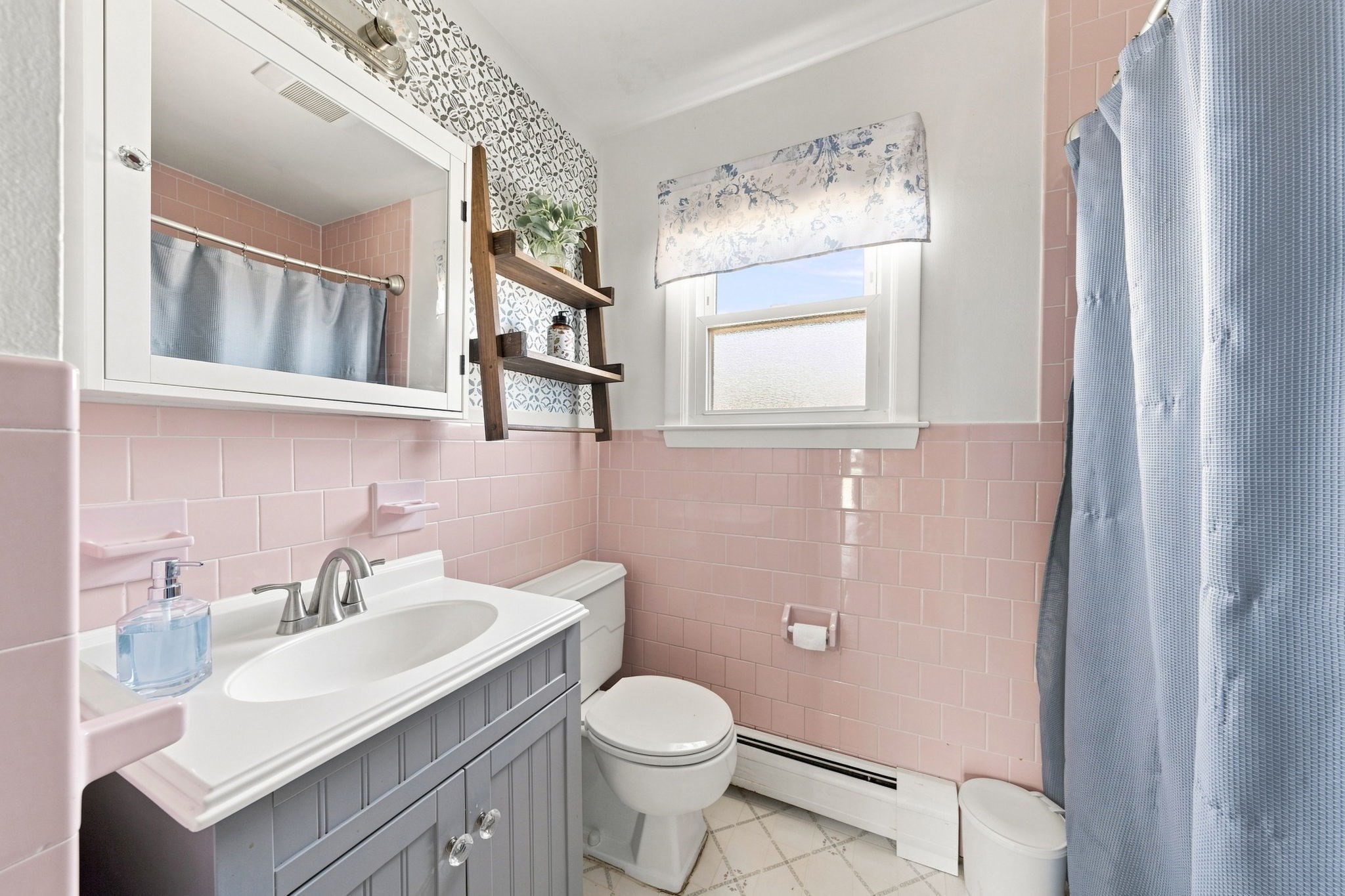 139 Seabury St Property Photo 9