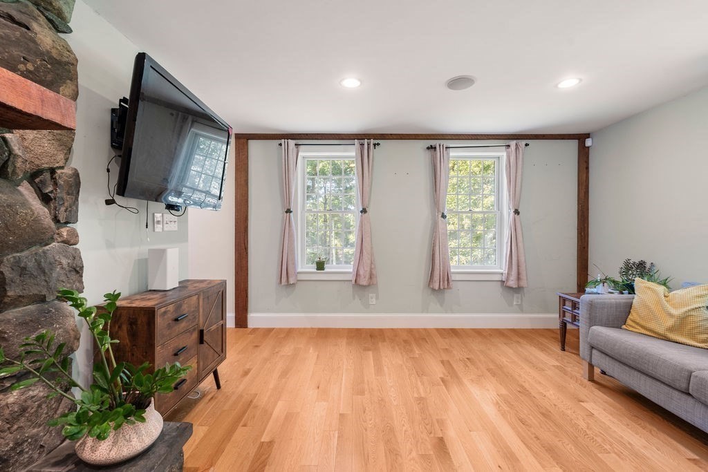 96a High Street Property Photo 15