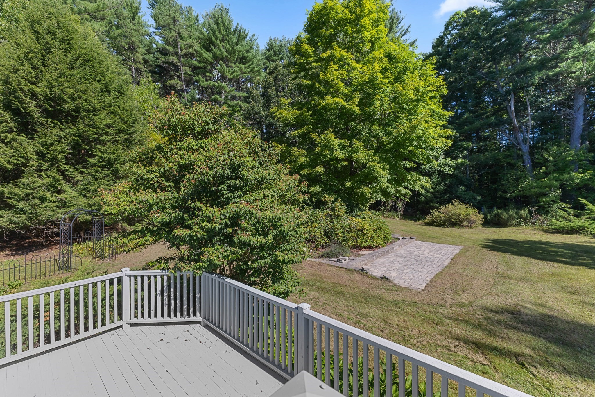 627 Main St Property Photo 5