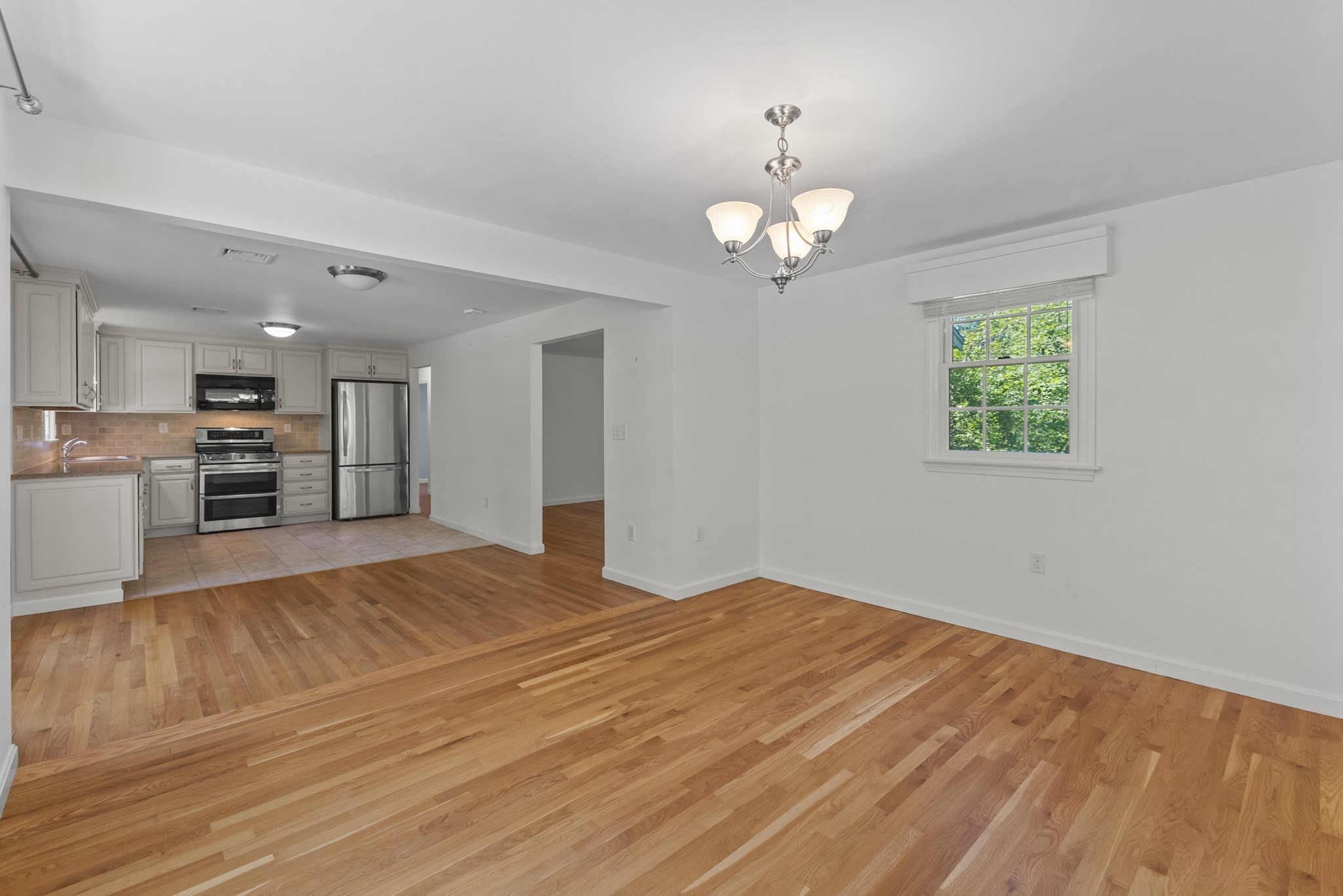 627 Main St Property Photo 14