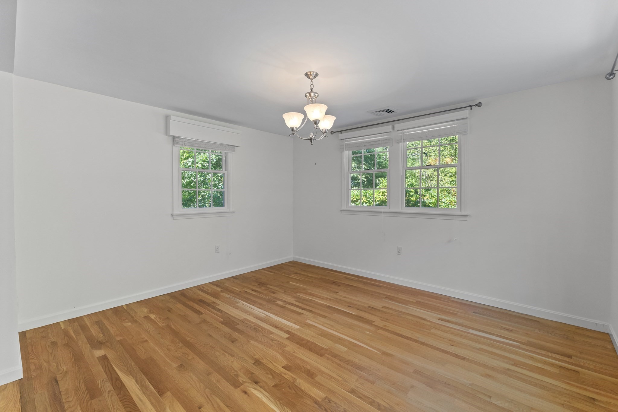 627 Main St Property Photo 16