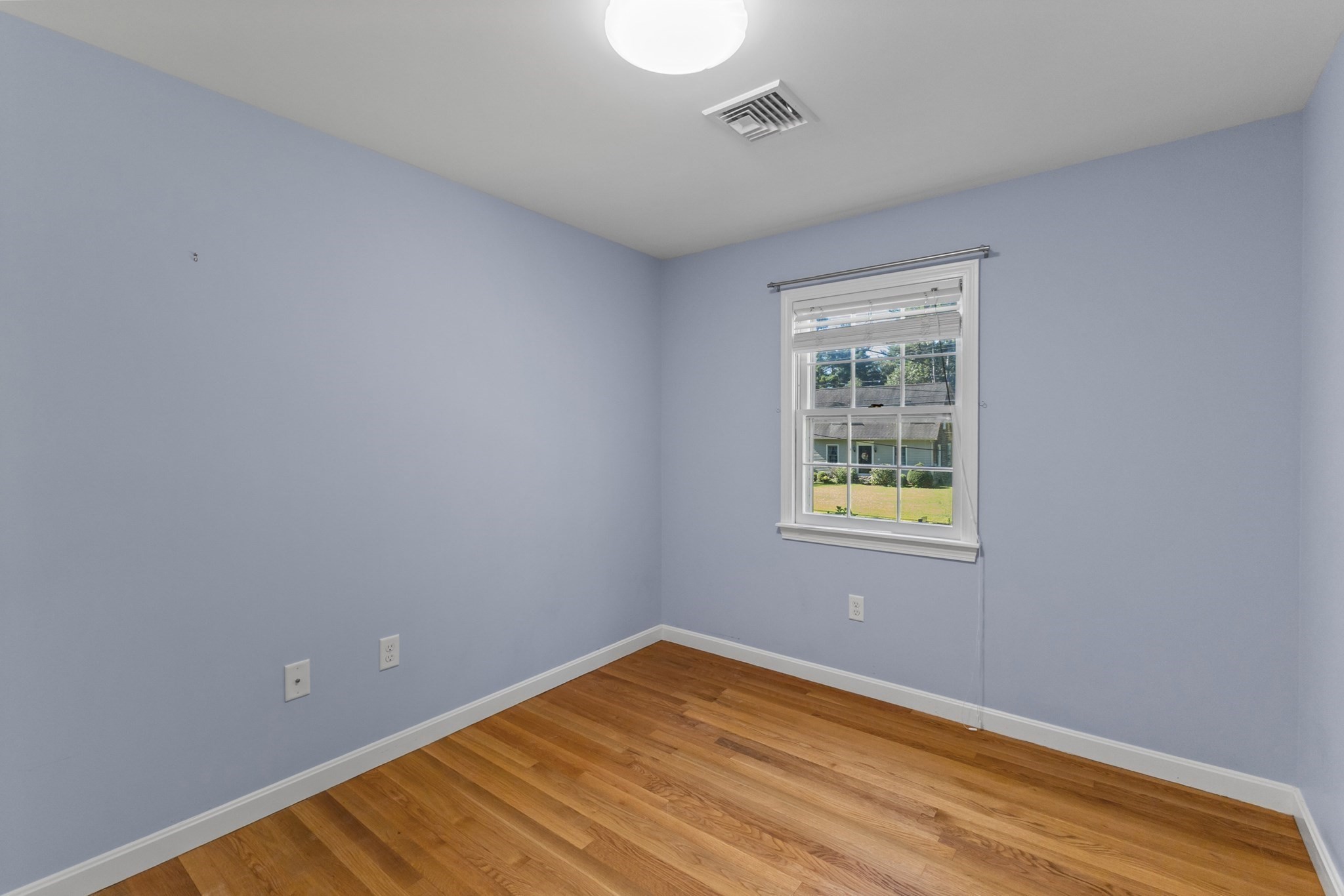 627 Main St Property Photo 18