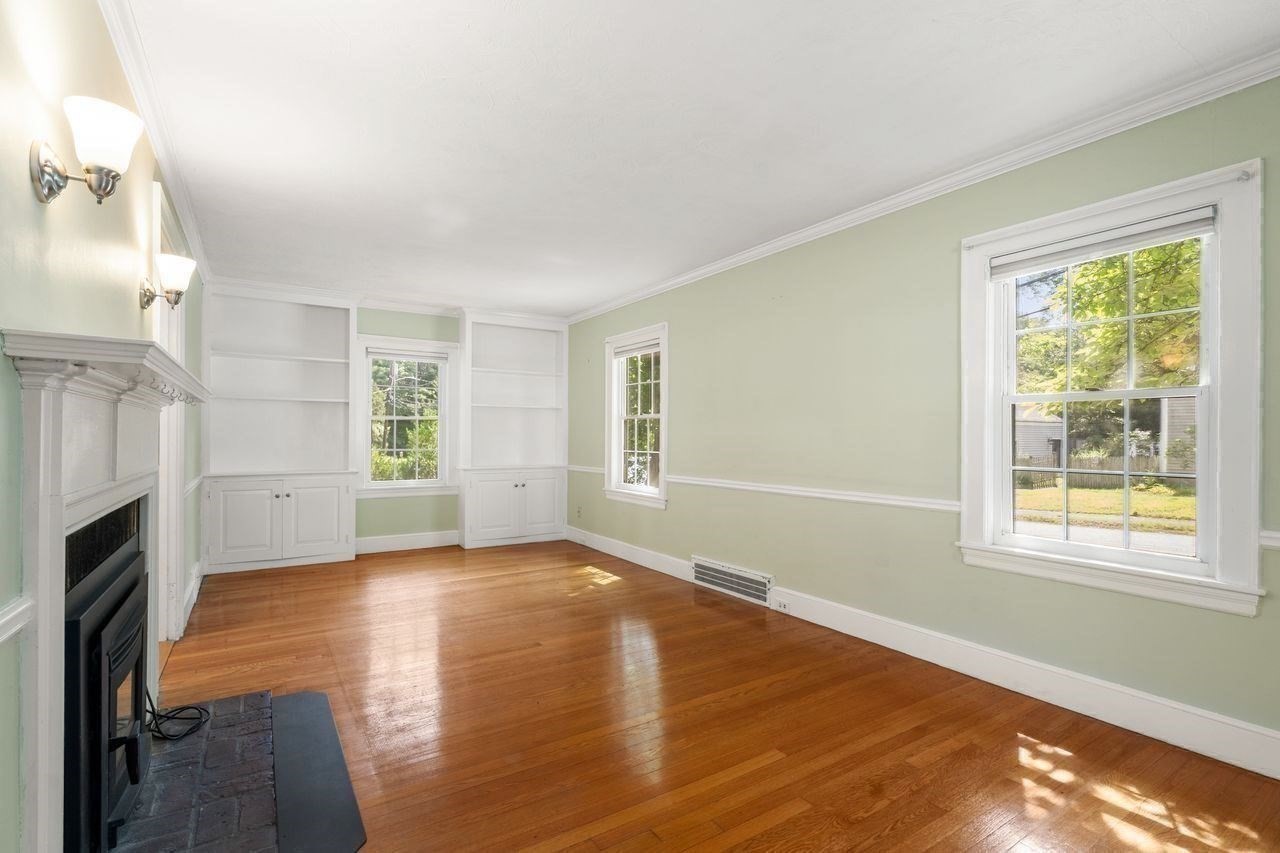 197 Speen Street Property Photo 8