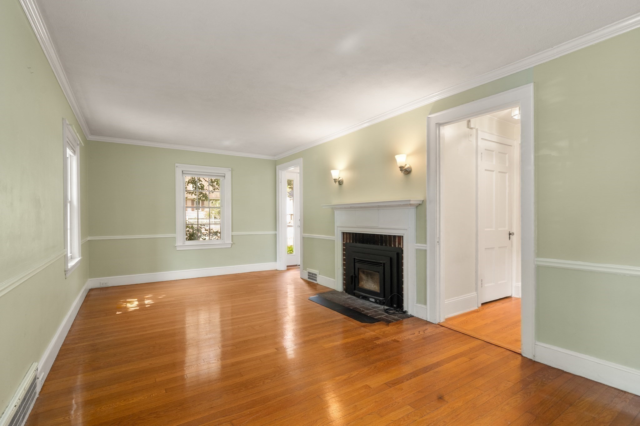 197 Speen Street Property Photo 8