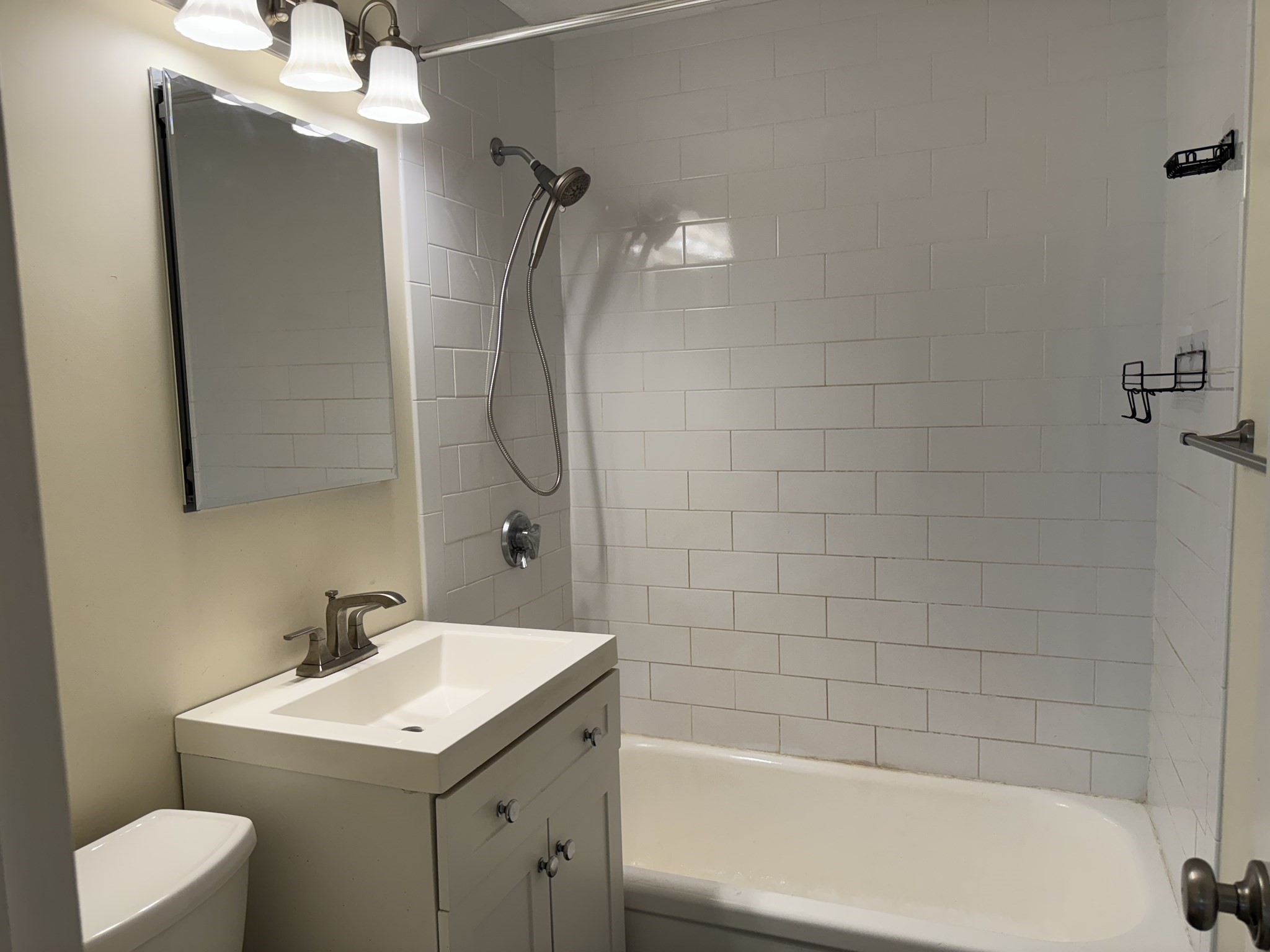 39 Englewood Ave # 12 Property Photo 6