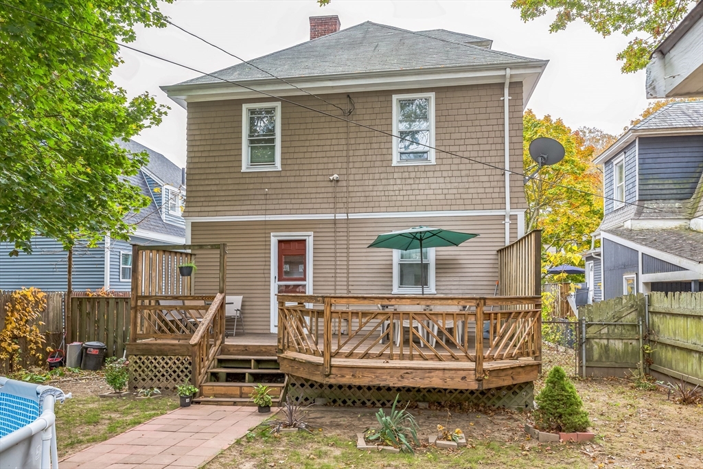 563 Union St Property Photo 2