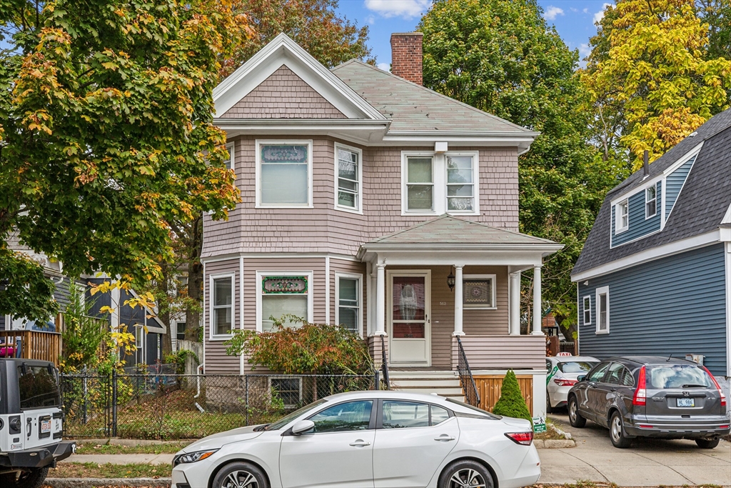 563 Union St Property Photo 3