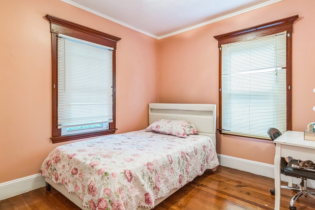 563 Union St Property Photo 14