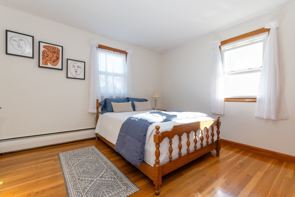 8 Siren St Property Photo 23