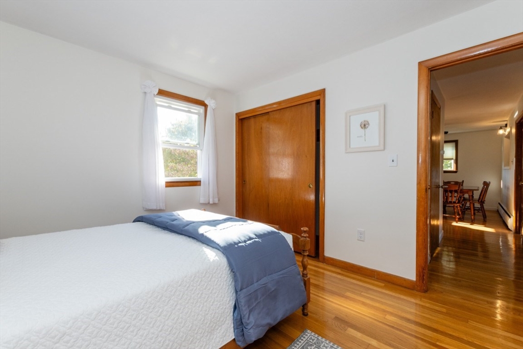8 Siren St Property Photo 24