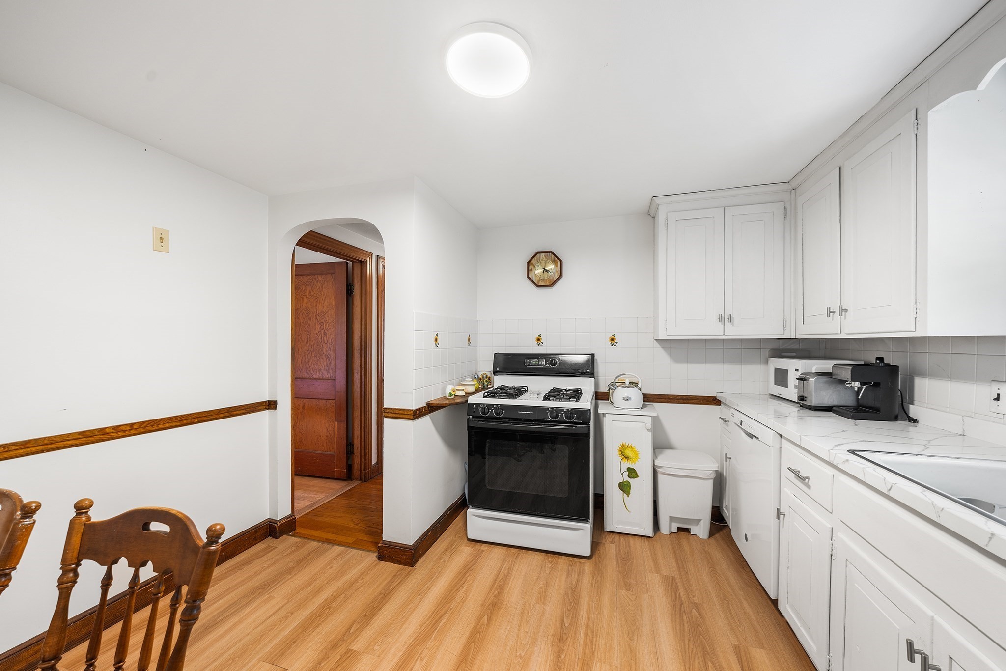 244 Beech Ave Property Photo 6