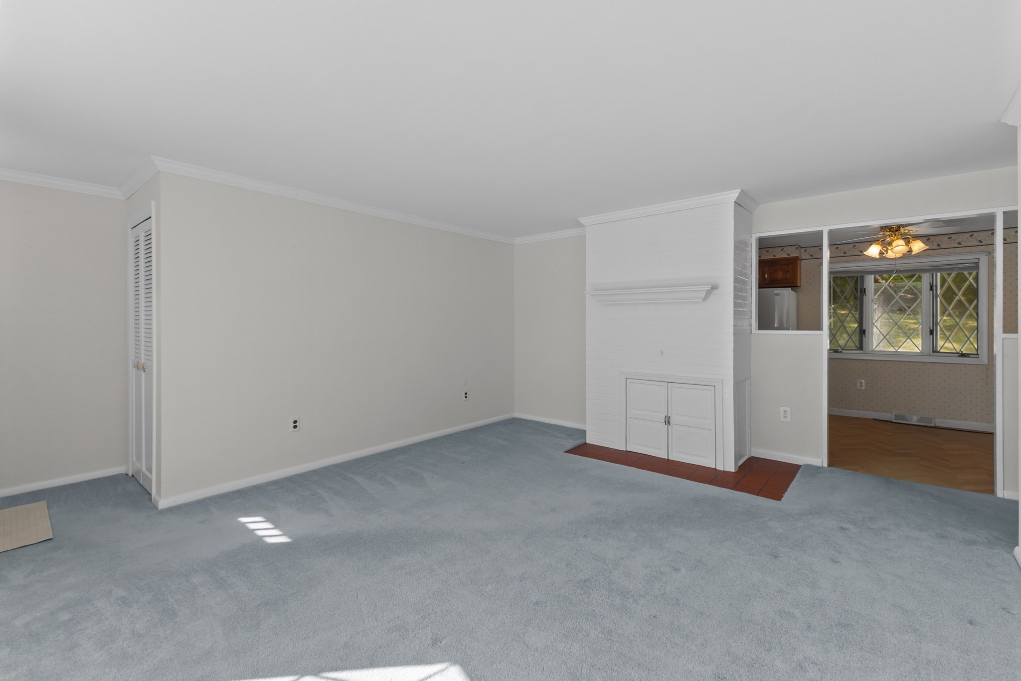 48 Washington St Property Photo 4