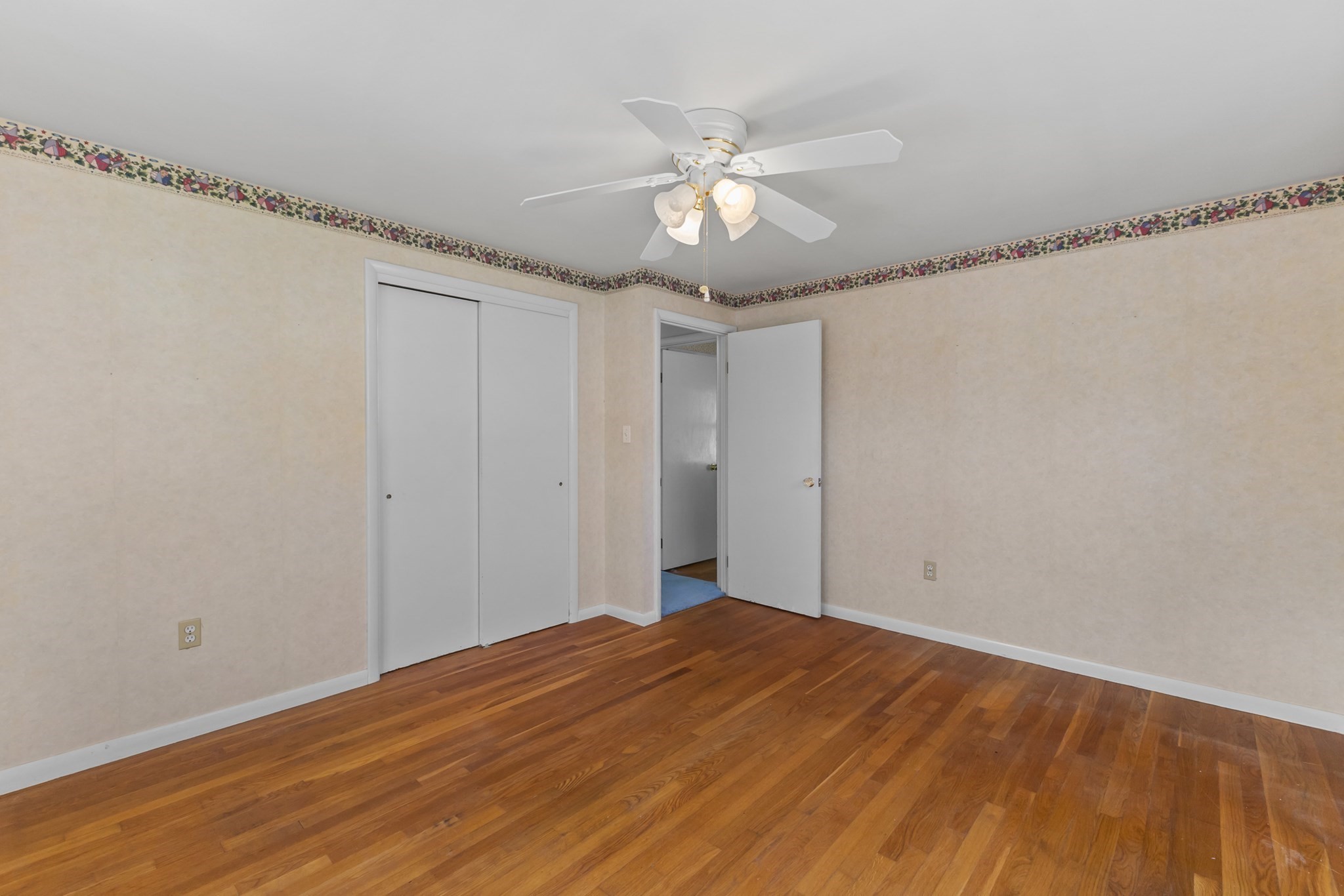 48 Washington St Property Photo 12
