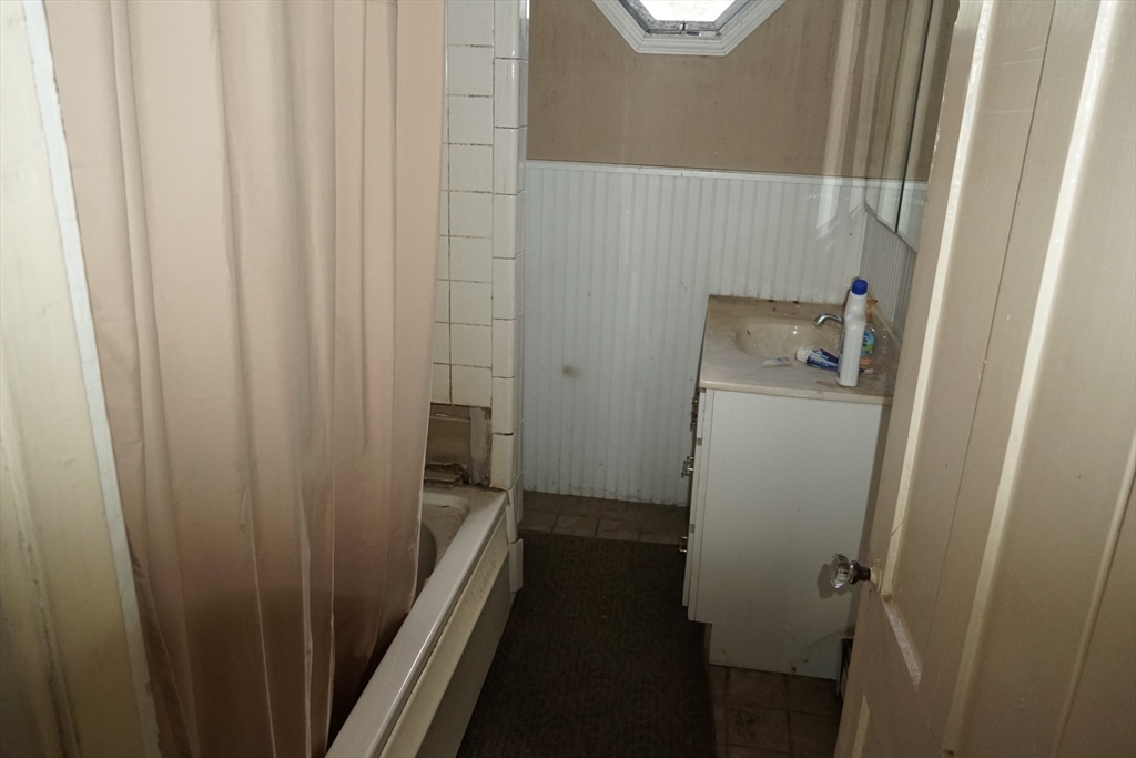 33 Warren Street Property Photo 16