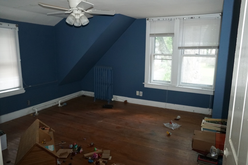33 Warren Street Property Photo 21