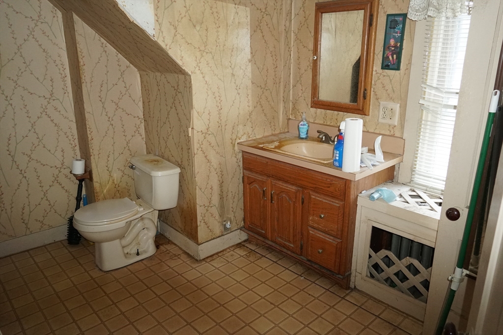 33 Warren Street Property Photo 25