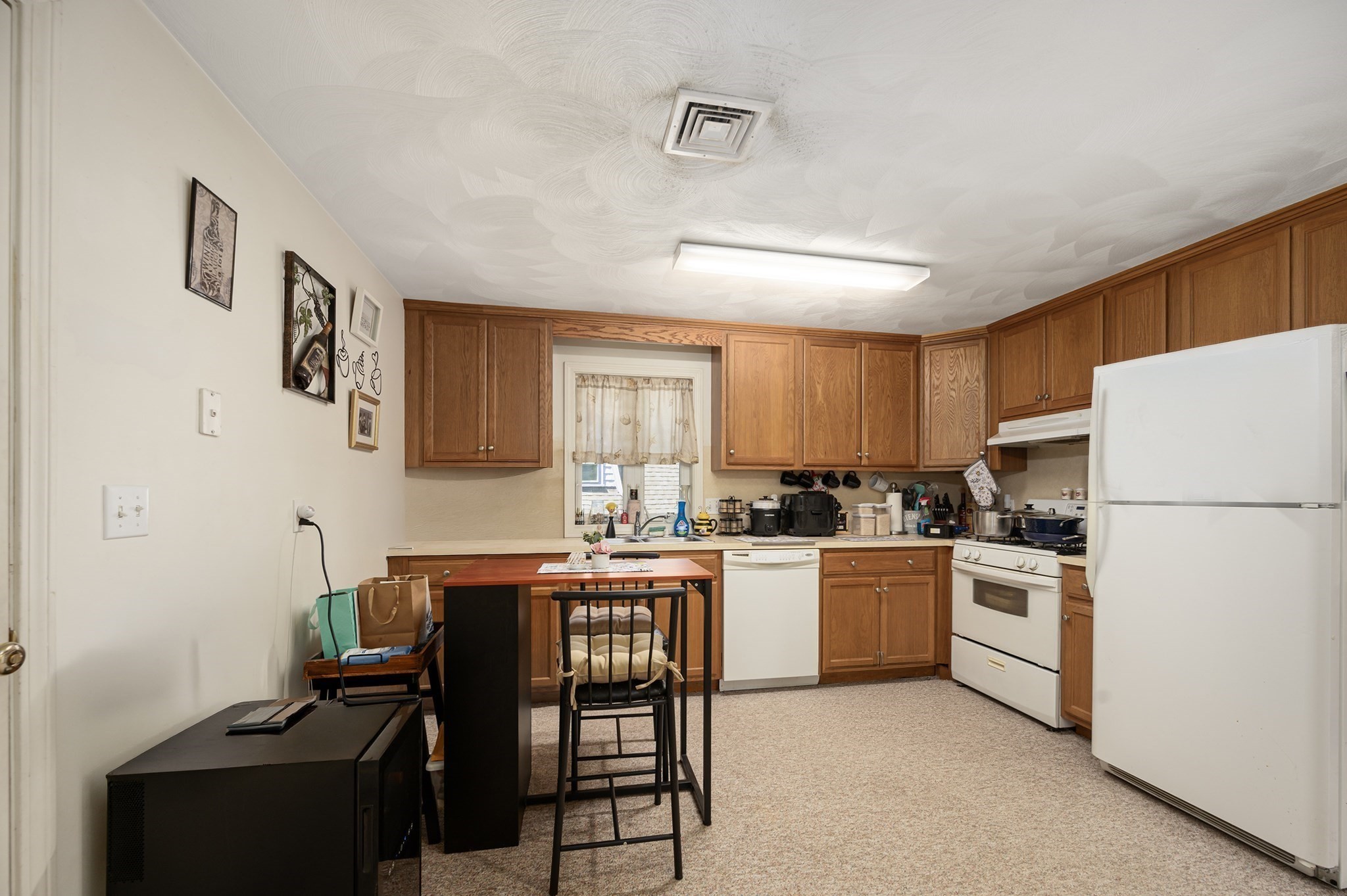 127 Maple Street Property Photo 3